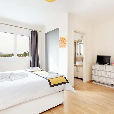 Thalassa Beach Three Bedroom Holiday *